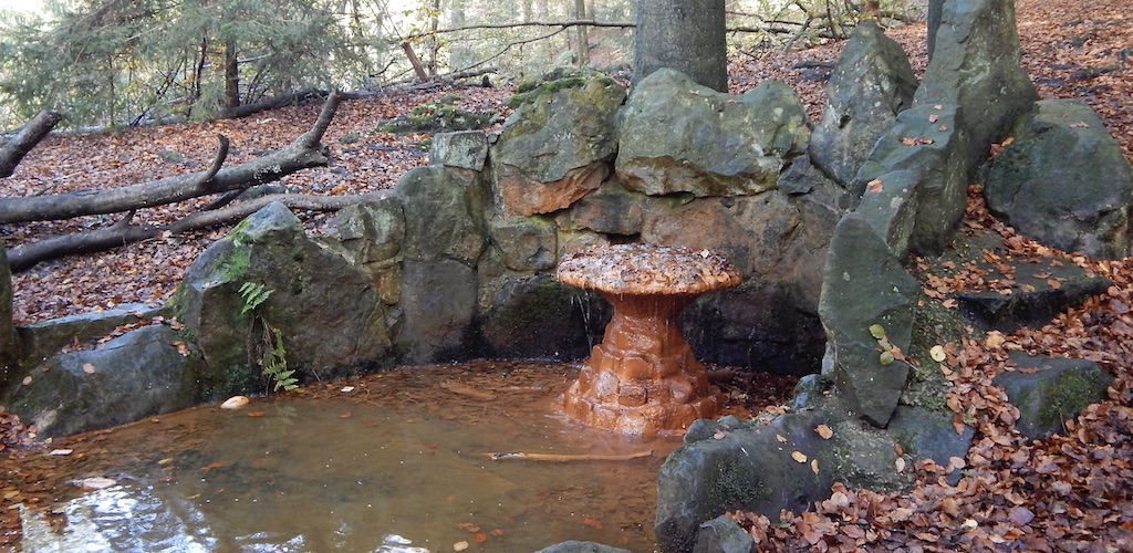Eisenquelle am Donoper Teich / Detmold Lipperland.de